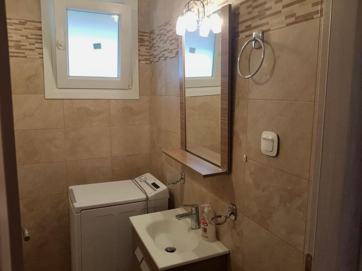 Votsalo Pool Apts Kalami  Bagian luar foto