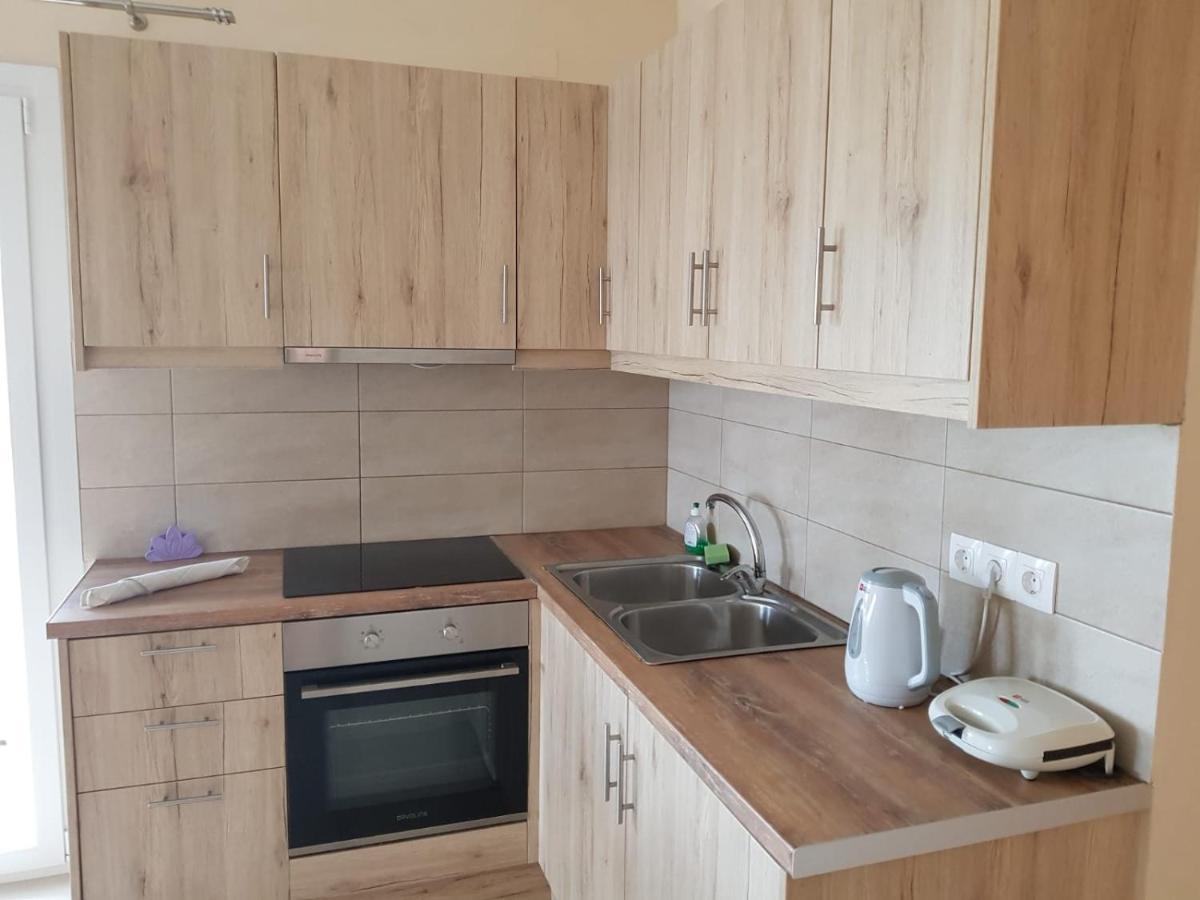 Votsalo Pool Apts Kalami  Bagian luar foto