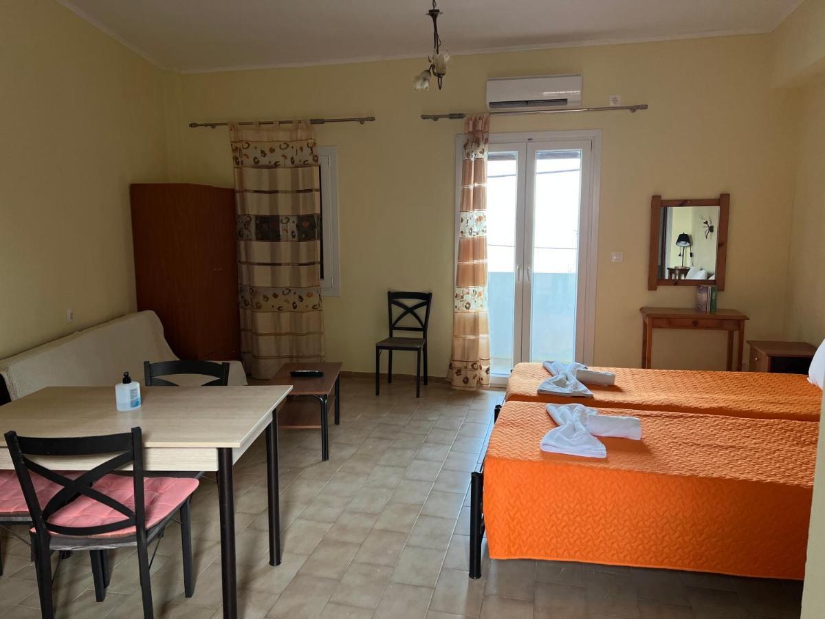 Votsalo Pool Apts Kalami  Bagian luar foto