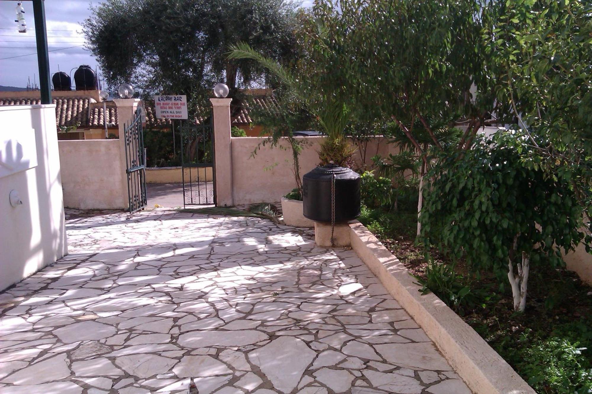 Votsalo Pool Apts Kalami  Bagian luar foto