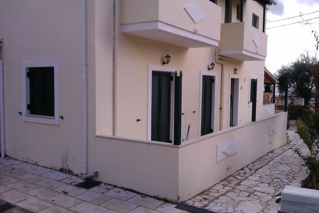 Votsalo Pool Apts Kalami  Bagian luar foto